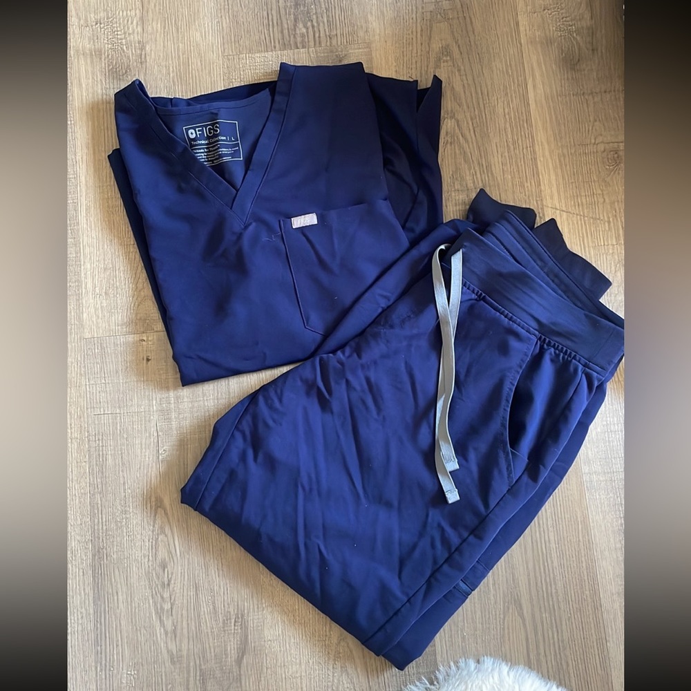 Navy Figs Scrub Set
